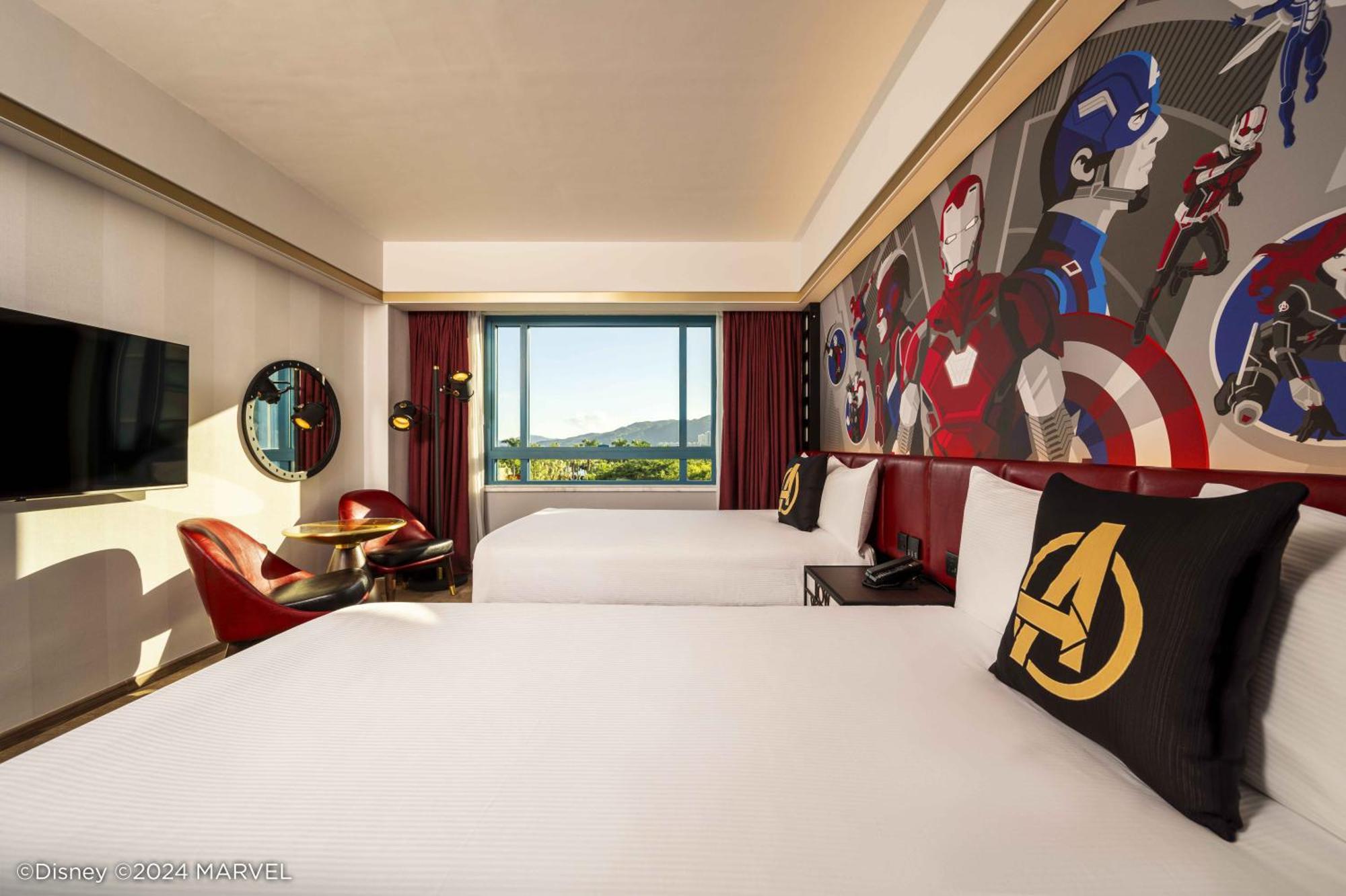 Disney'S Hollywood Hotel Hong Kong Bagian luar foto A Marvel themed room at the Gaylord National Resort and Convention Center