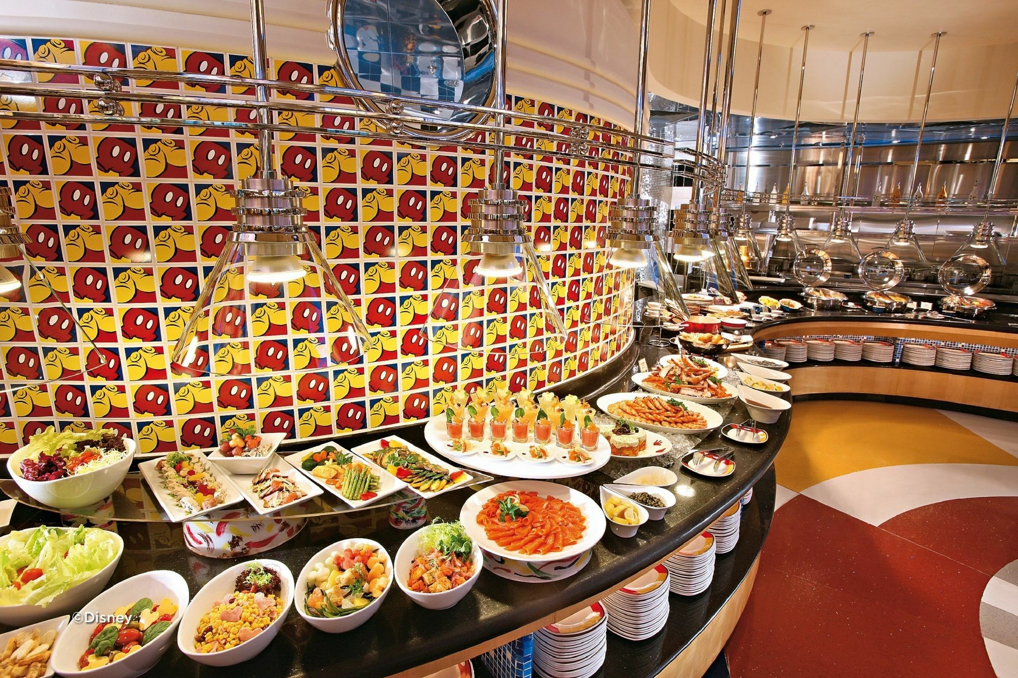 Disney'S Hollywood Hotel Hong Kong Bagian luar foto A buffet at a restaurant